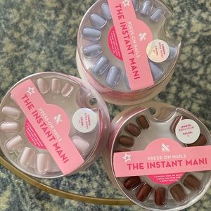 Olive & June press-on nails